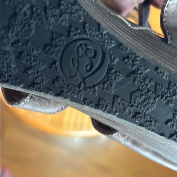 Brown Gladiator Sandals with Lace-Up Design - Picture 2 of 7